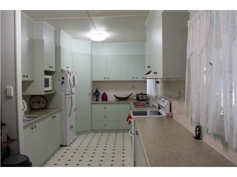 11 Hutt Street, St George QLD 4487