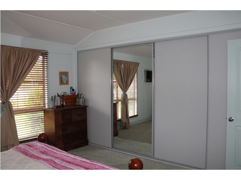 11 Hutt Street, St George QLD 4487
