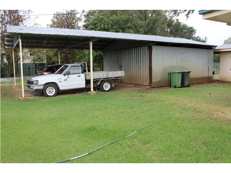 11 Hutt Street, St George QLD 4487