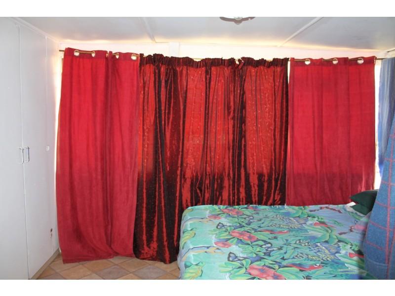 70 Grey Street, St George QLD 4487