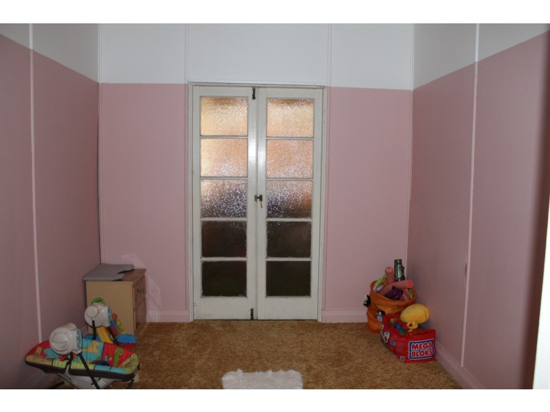 70 Grey Street, St George QLD 4487