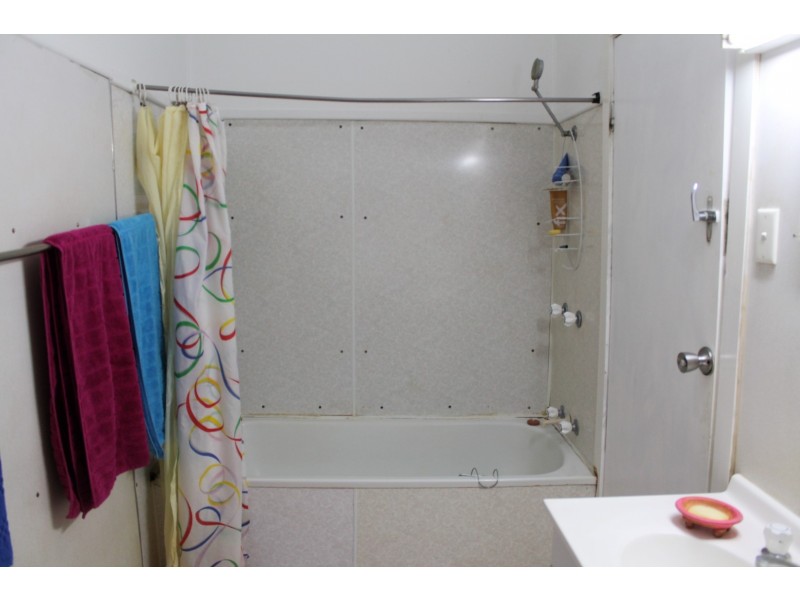 70 Grey Street, St George QLD 4487