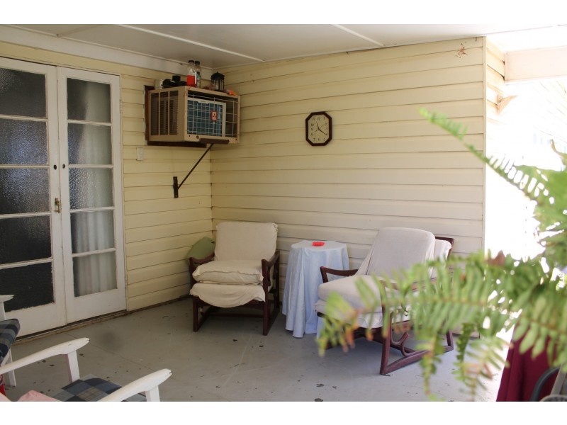 70 Grey Street, St George QLD 4487