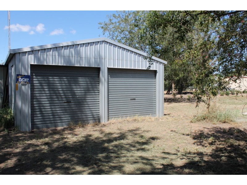 70 Grey Street, St George QLD 4487