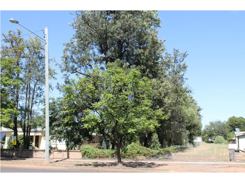 70 Grey Street, St George QLD 4487