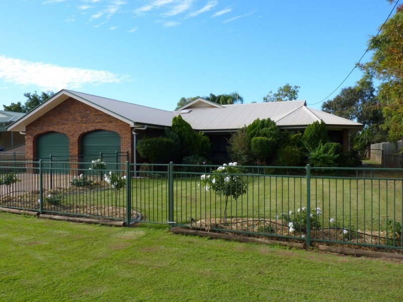 13 Weatherall Street, St George QLD 4487