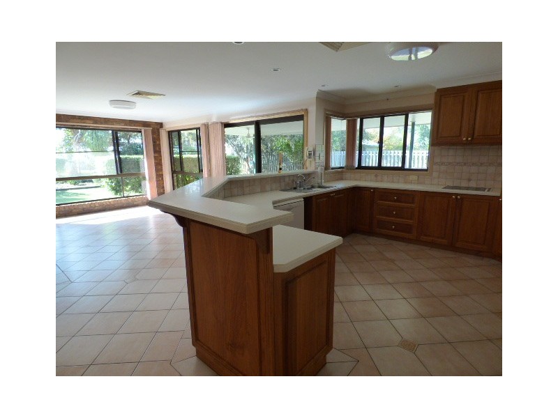 13 Weatherall Street, St George QLD 4487