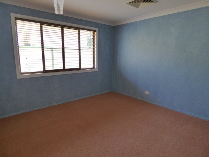 13 Weatherall Street, St George QLD 4487