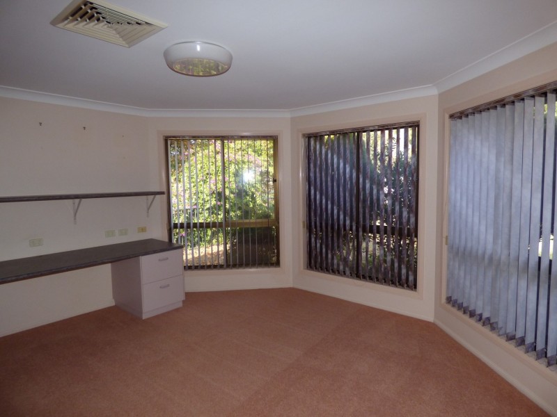 13 Weatherall Street, St George QLD 4487