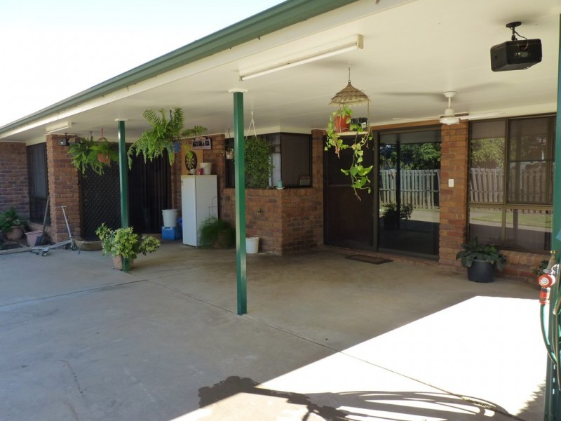 13 Weatherall Street, St George QLD 4487