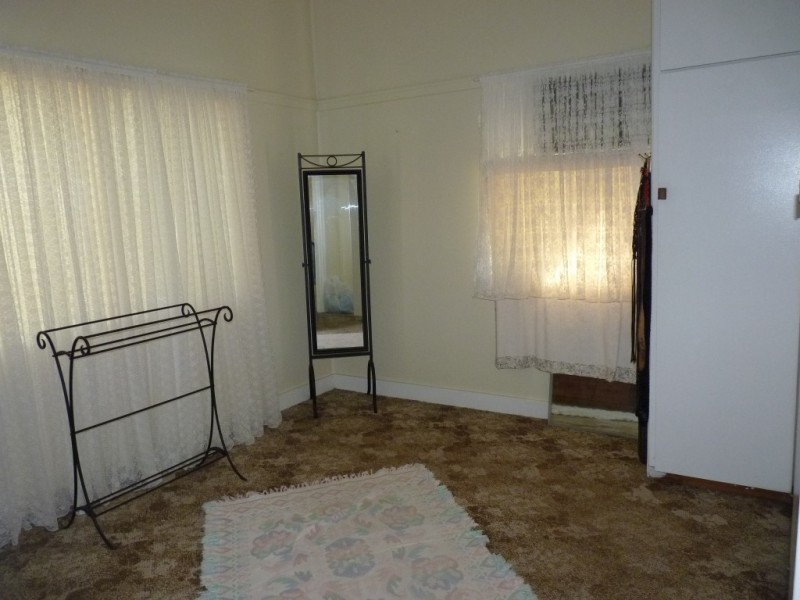 77 Grey Street, St George QLD 4487