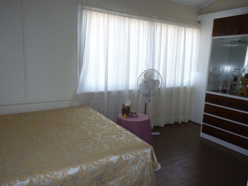 77 Grey Street, St George QLD 4487