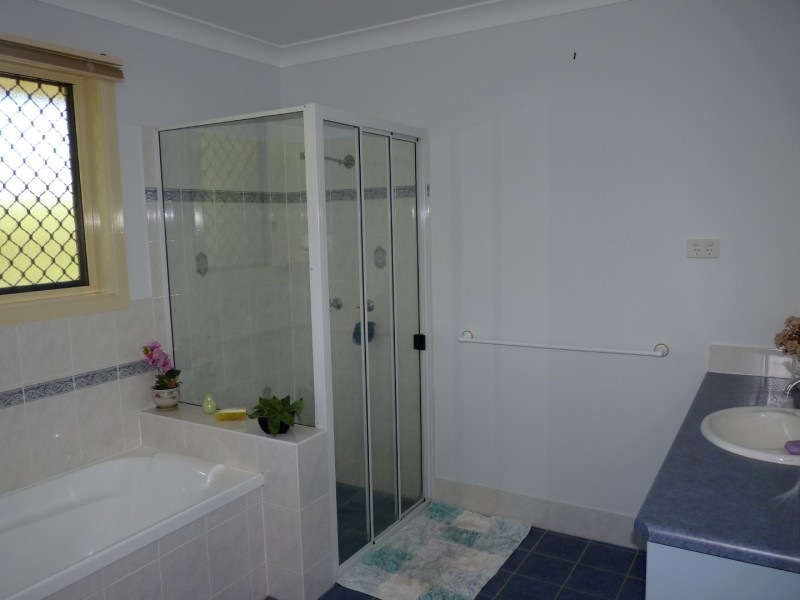 5 Taylor Street, St George QLD 4487