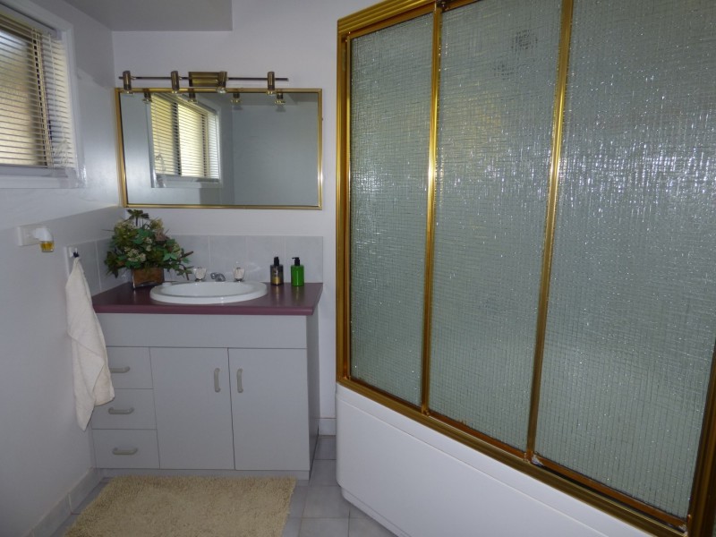 16 Cutler Court, St George QLD 4487