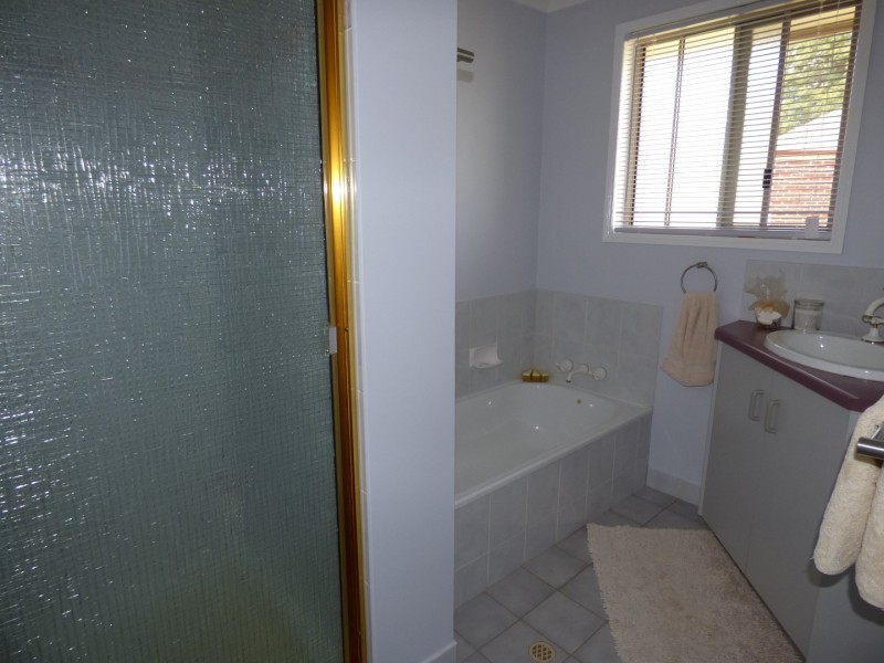 16 Cutler Court, St George QLD 4487