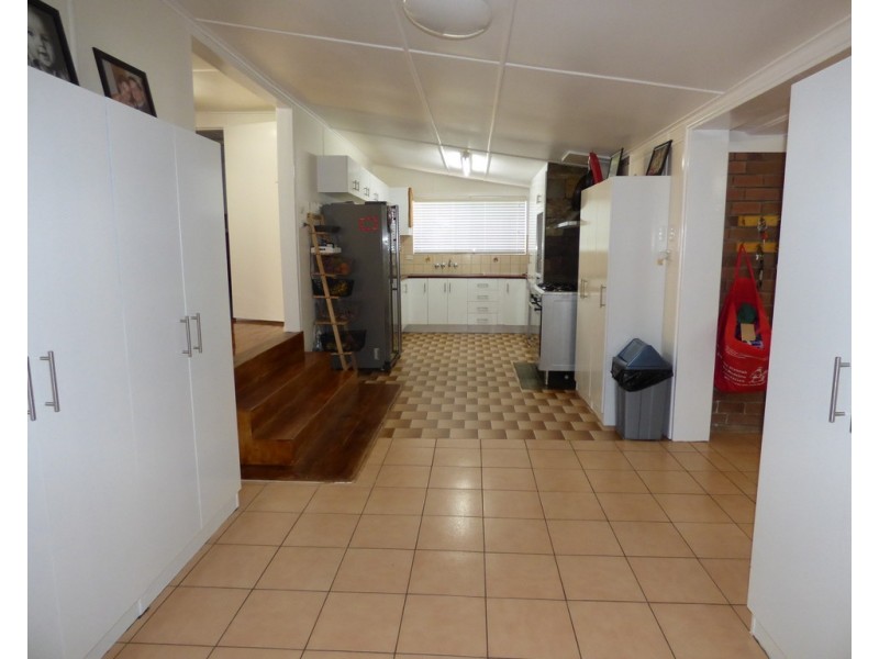 188 Victoria Street, St George QLD 4487