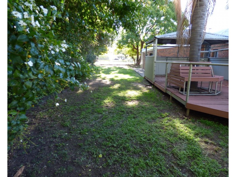 188 Victoria Street, St George QLD 4487