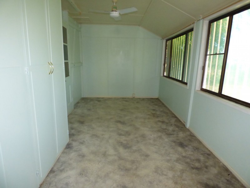 23 Weatherall Street, St George QLD 4487