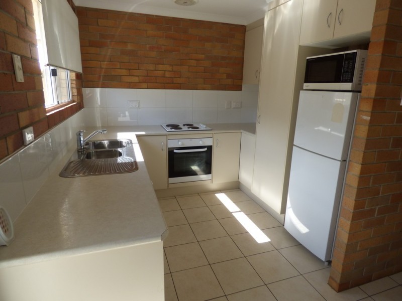 Unit 3, 2 Taylor Street, St George QLD 4487