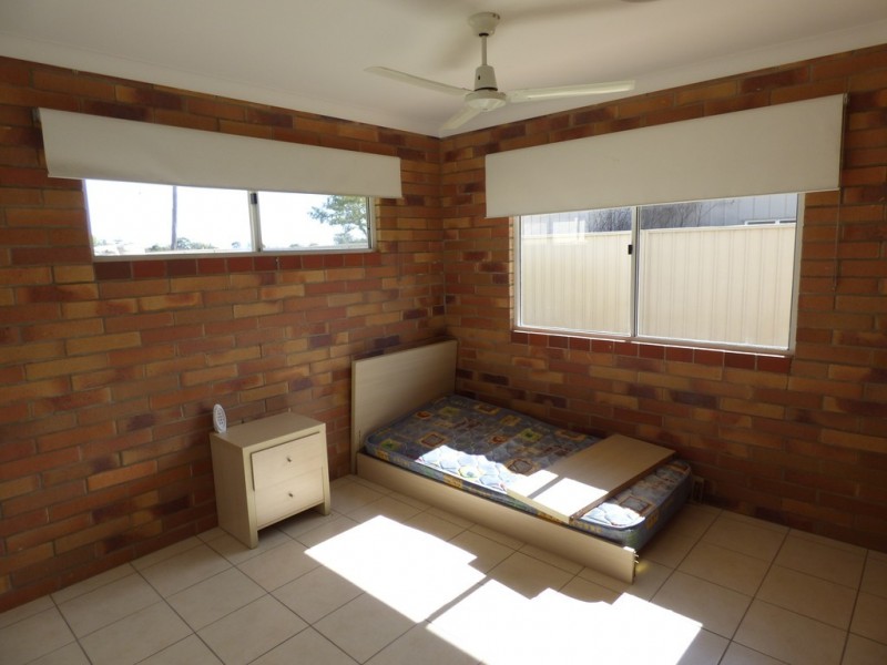 Unit 3, 2 Taylor Street, St George QLD 4487