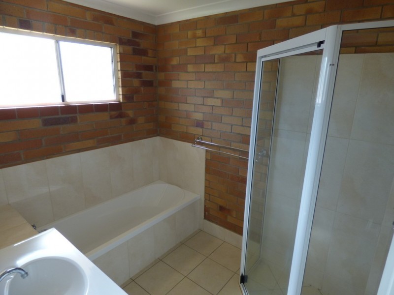 Unit 3, 2 Taylor Street, St George QLD 4487