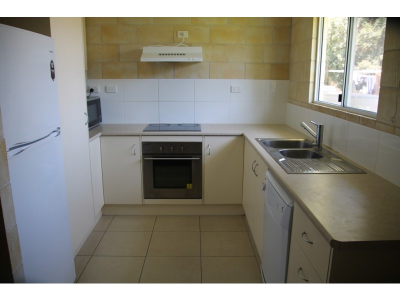 Unit 2, 1 Taylor Street, St George QLD 4487