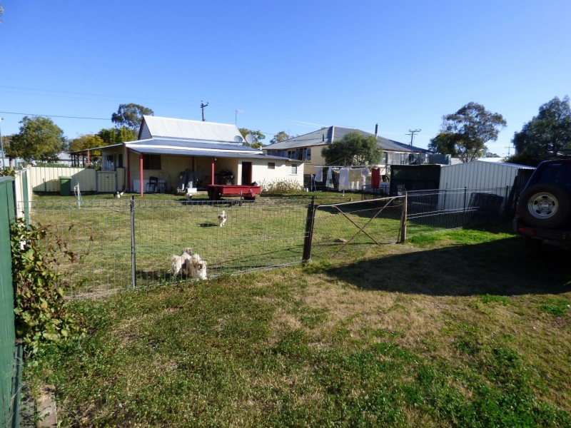 46 Moore Street, Dirranbandi QLD 4486