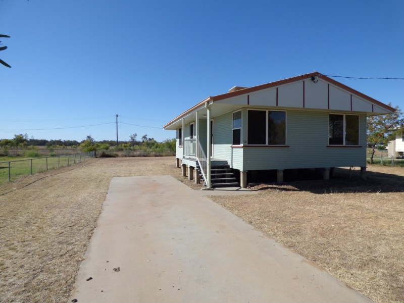 12 Lignum Avenue, Dirranbandi QLD 4486