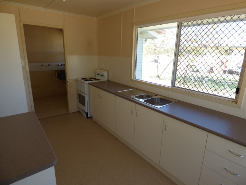 12 Lignum Avenue, Dirranbandi QLD 4486