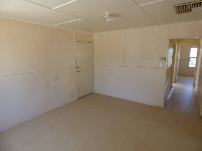 12 Lignum Avenue, Dirranbandi QLD 4486