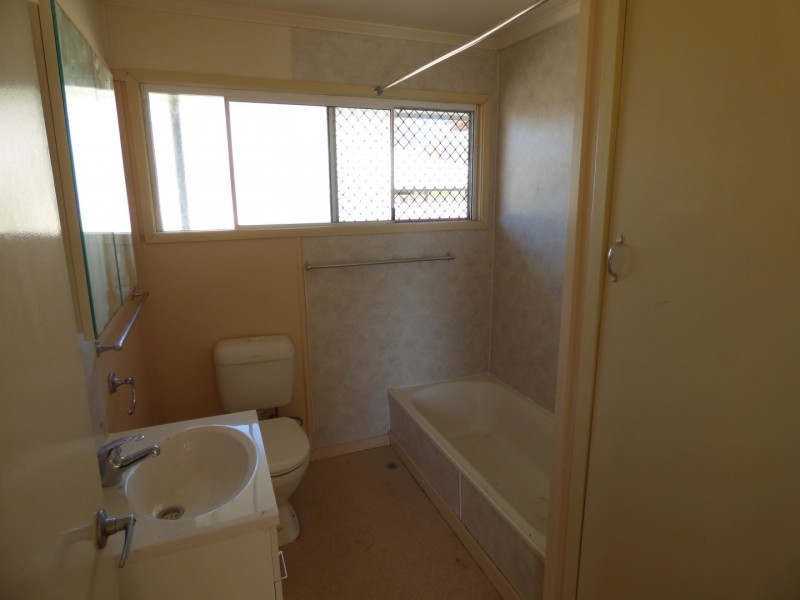 12 Lignum Avenue, Dirranbandi QLD 4486