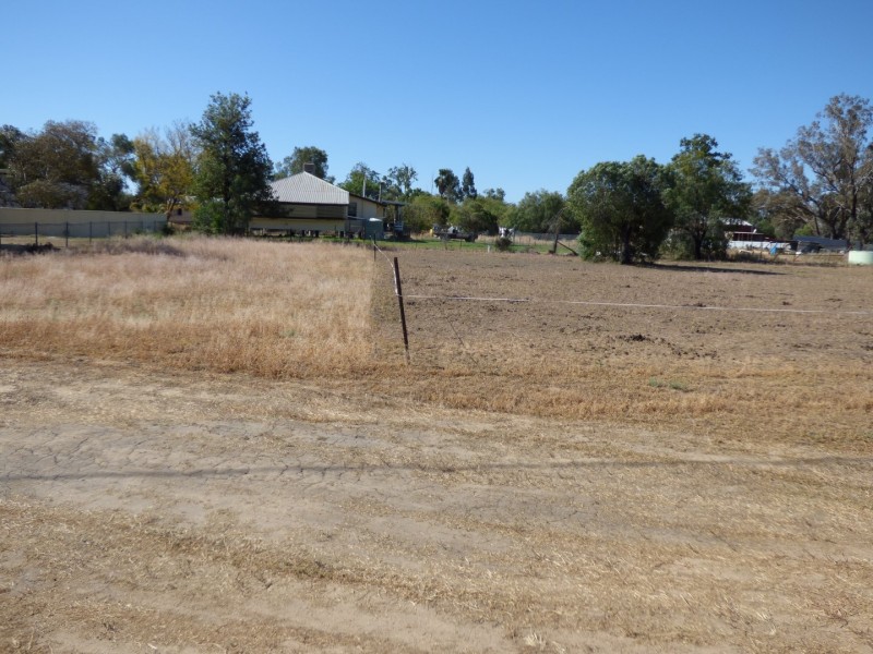 4 Theodore Street, Dirranbandi QLD 4486