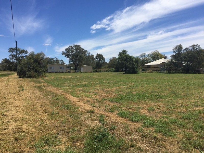 8 Theodore Street, Dirranbandi QLD 4486