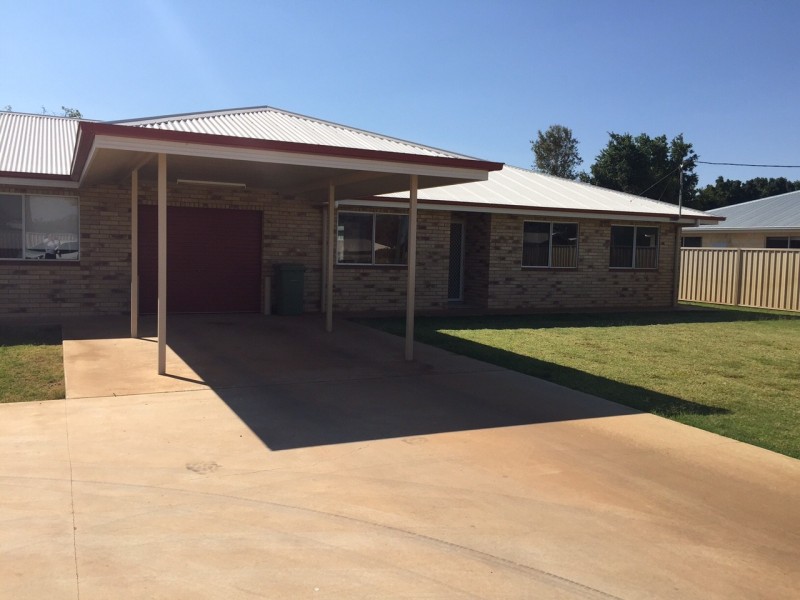 Unit 1, 2 Taylor Street, St George QLD 4487