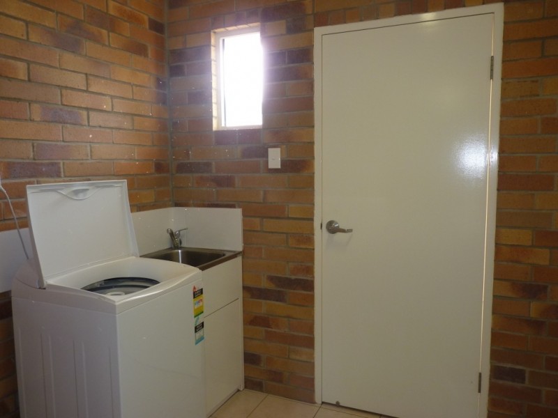 Unit 1, 2 Taylor Street, St George QLD 4487