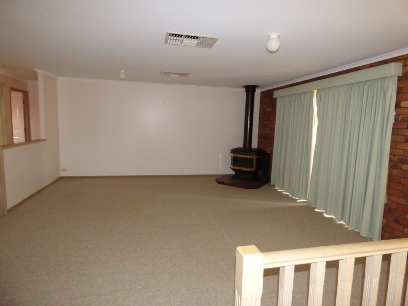 140 Saint Georges Tce, St George QLD 4487