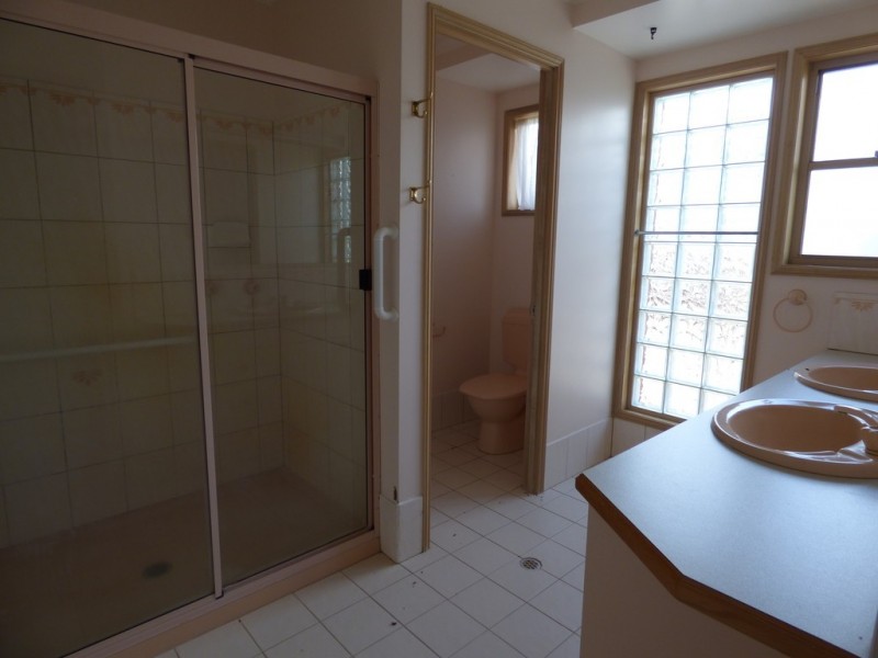 140 Saint Georges Tce, St George QLD 4487