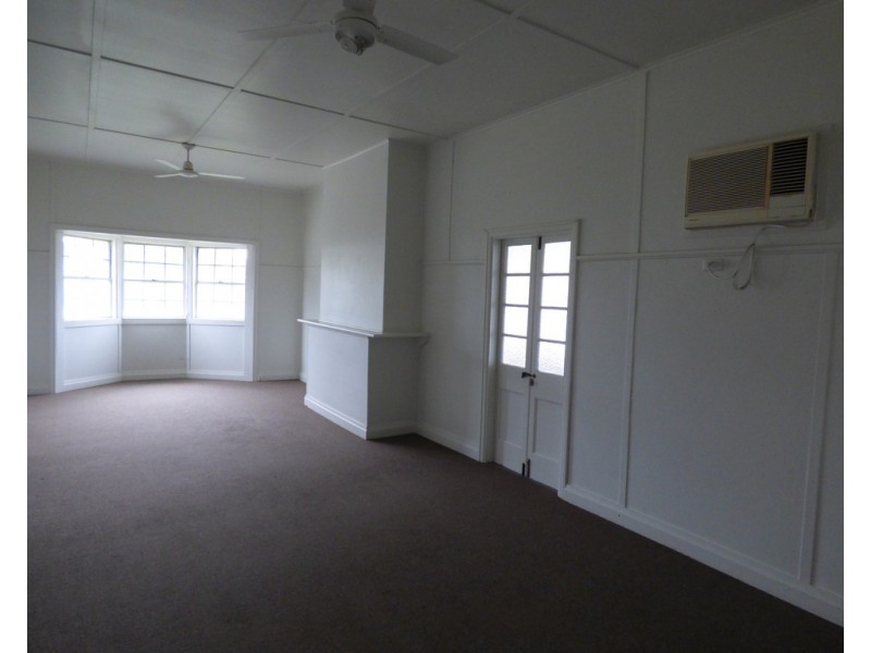 6 Wattle Drive, St George QLD 4487