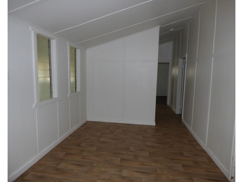 6 Wattle Drive, St George QLD 4487