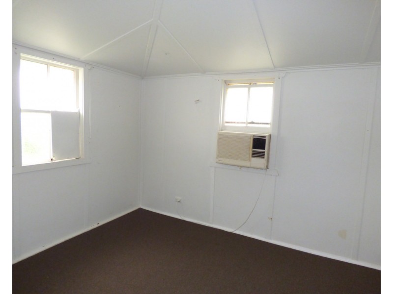 6 Wattle Drive, St George QLD 4487