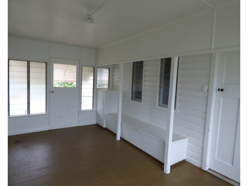 6 Wattle Drive, St George QLD 4487