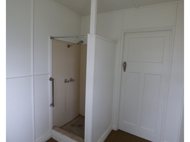 6 Wattle Drive, St George QLD 4487