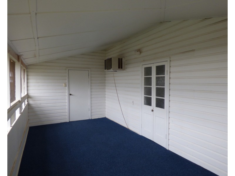 6 Wattle Drive, St George QLD 4487