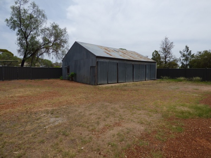 18 Kirby Street, Dirranbandi QLD 4486