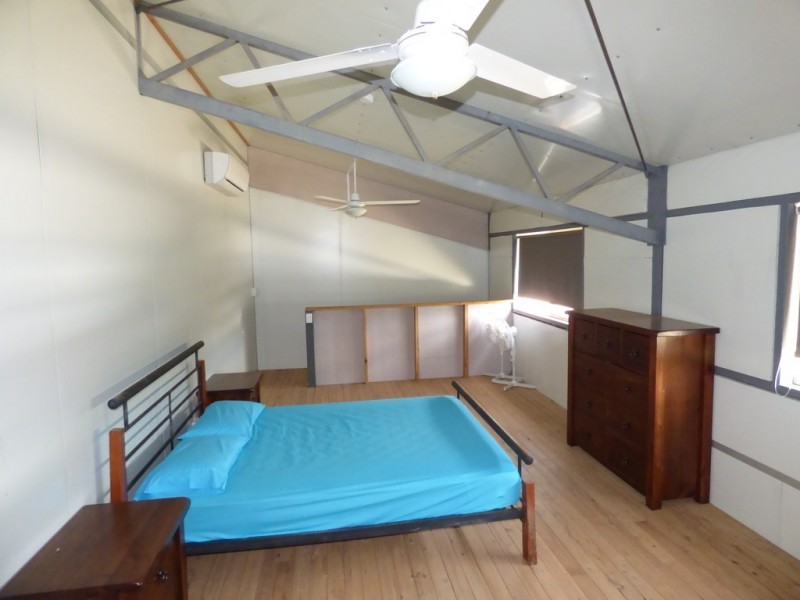 18 Kirby Street, Dirranbandi QLD 4486