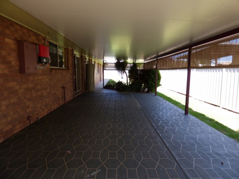 15 Wattle Drive, St George QLD 4487