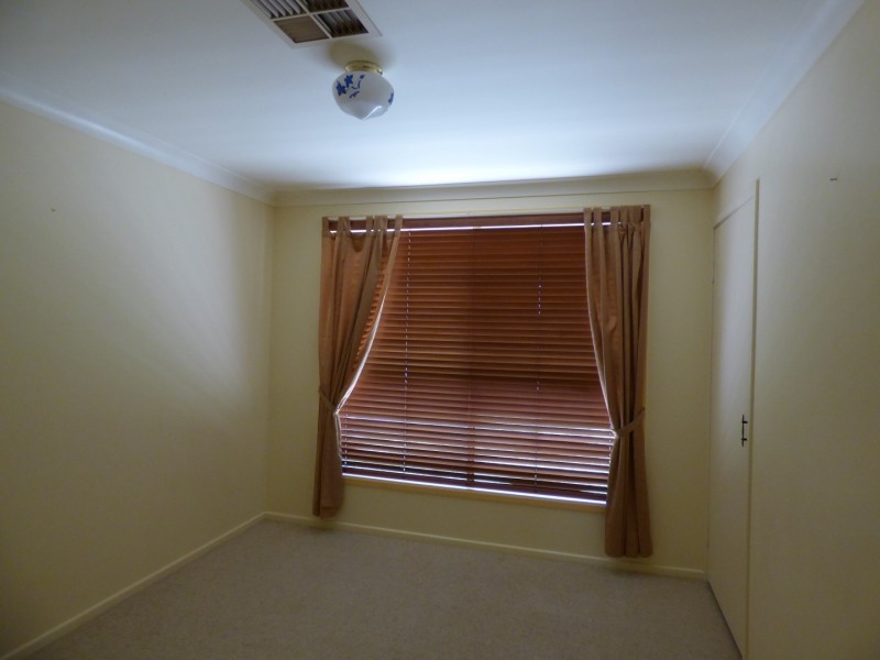 15 Wattle Drive, St George QLD 4487