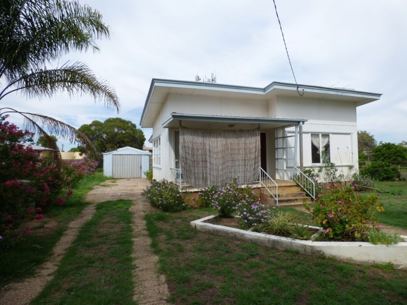 30 HENRY STREET, St George QLD 4487