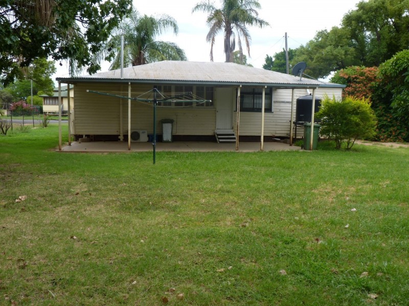 32 Barlee Street, St George QLD 4487