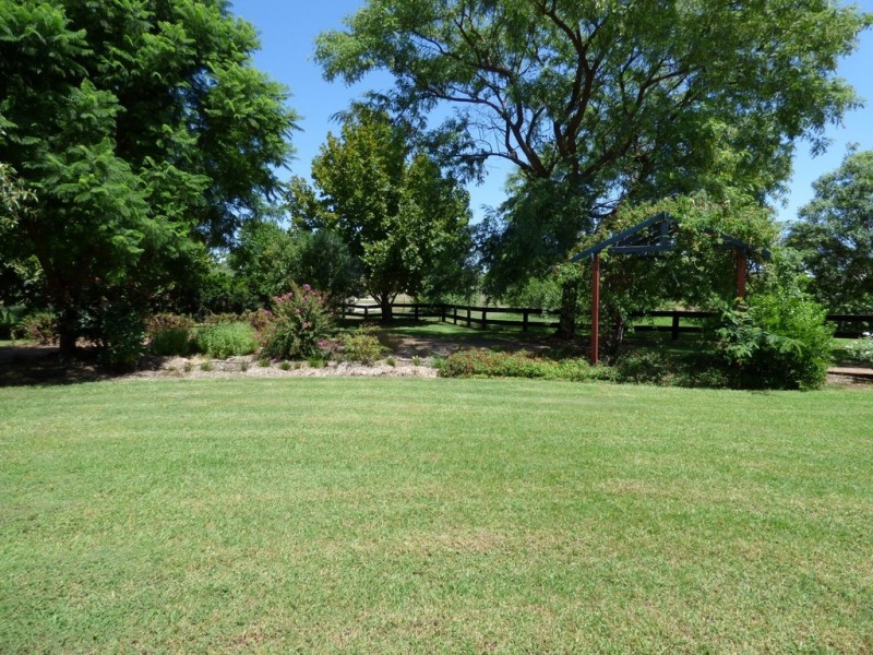 12 JE Kelly Road, St George QLD 4487